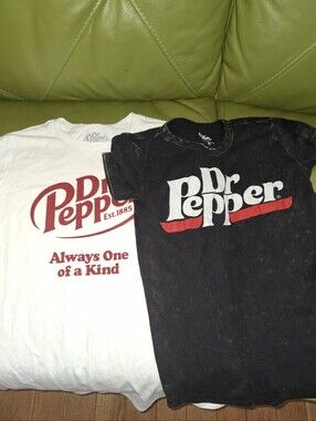 Dr. Pepper Black & White Graphic T-Shirts Kids Tee Classic Soda Branding XS